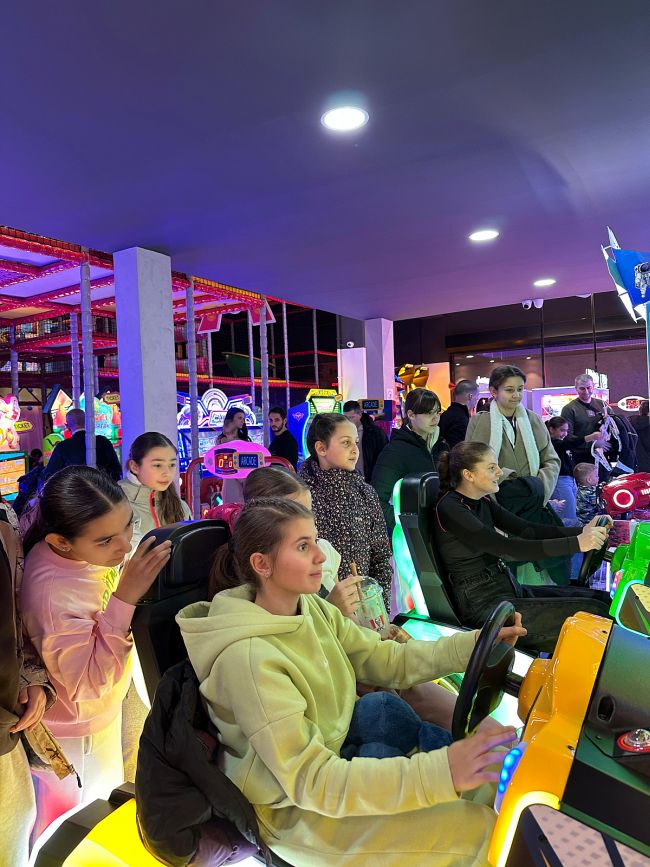 aaaMale Tehničarke u KG prvi nastup 11